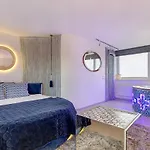 June Street Spa Apartments
